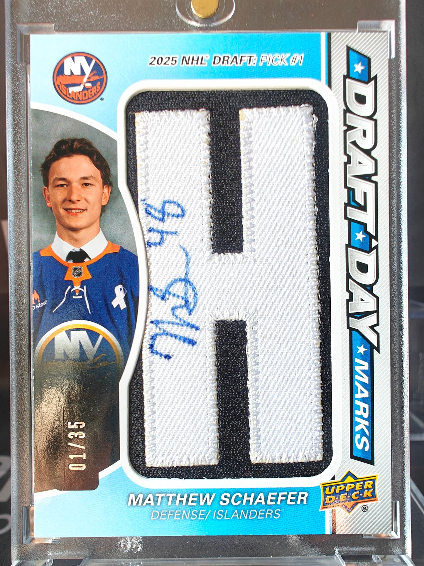 2025-26 UD SP Game Used Matthew Schaefer Draft Day Marks Patch Auto “H” 01/35
